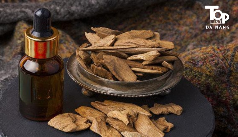 Tinh dầu trầm hương được tinh chiết từ nhựa cây Dó Bầu